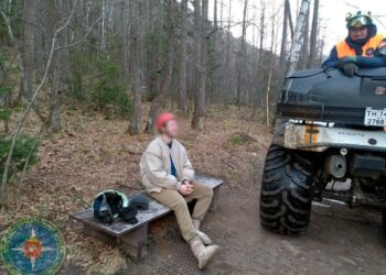 Случилось на спуске. Златоустовские спасатели пришли на помощь к туристу-иностранцу