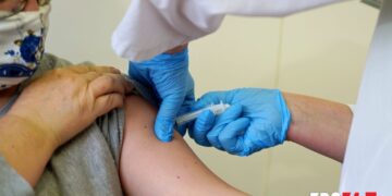 Прививочный кризис. Жителей Златоуста оставили без вакцины от клещей