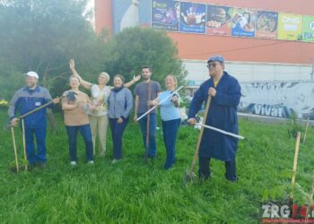 Павел Петрович, примите поклон! Барды Златоуста высадили деревья у памятника Аносову