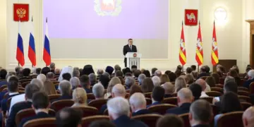 Всё для фронта, для людей. Губернатор Текслер выступает перед депутатами Заксобрания. Онлайн