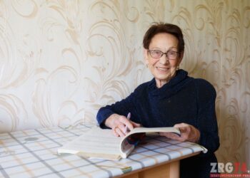От задач к жизни. Известный учитель математики из школы № 3 Златоуста принимает поздравления с юбилеем