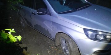 Прямиком в канаву. В Златоусте подросток-рецидивист опрокинул чужой автомобиль