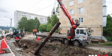 Сделали по уму. В Златоусте заменили длинный участок труб перед обустройством аллеи