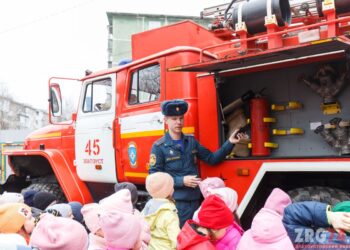 Взгляд в будущее. Юных златоустовцев и их родителей пригласили на «Парад профессий»